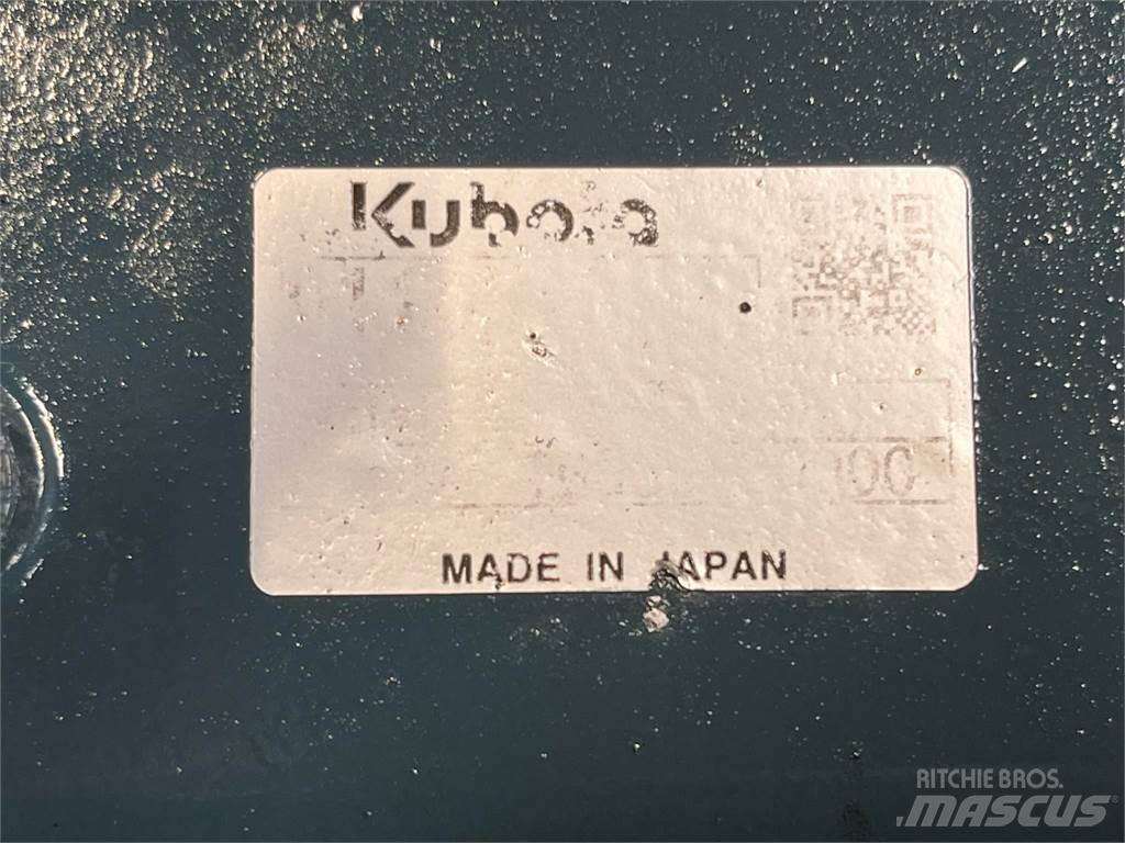 Kubota D1105 motor Engines