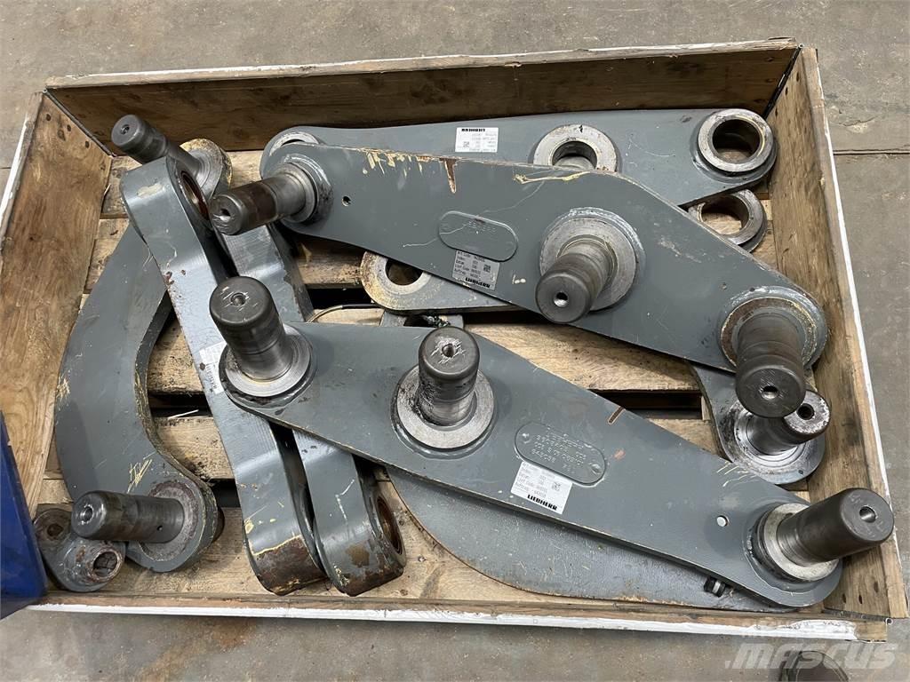 Liebherr L542 Link Arm Other components