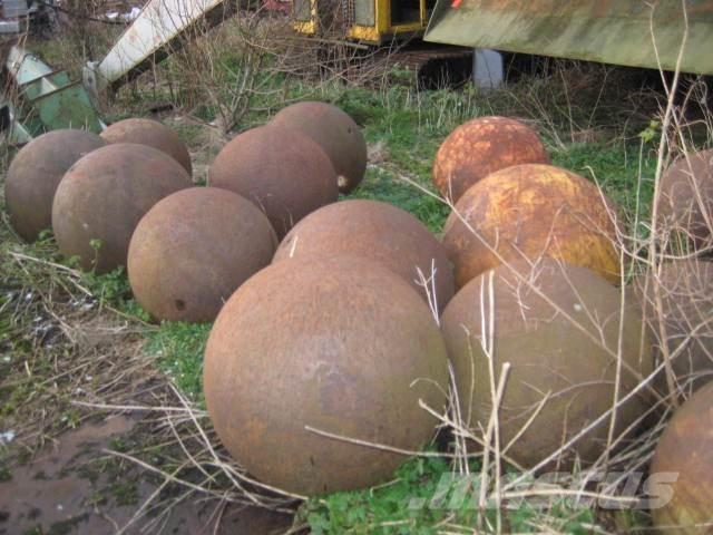 Stålkugler - ø 700 mm - 12 stk. Crushers