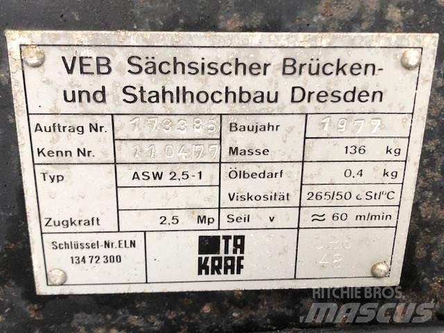 VEB spil - 2,5 T - 2 stk. Hoists and material elevators