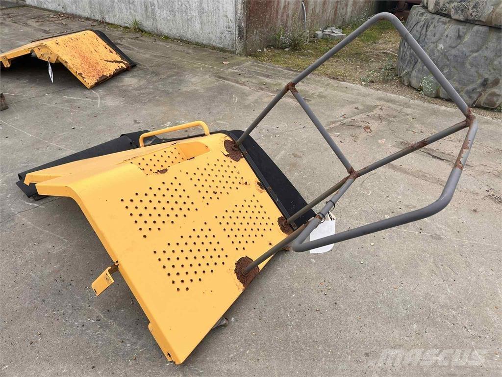 Volvo L220E højre bagskærm Other components