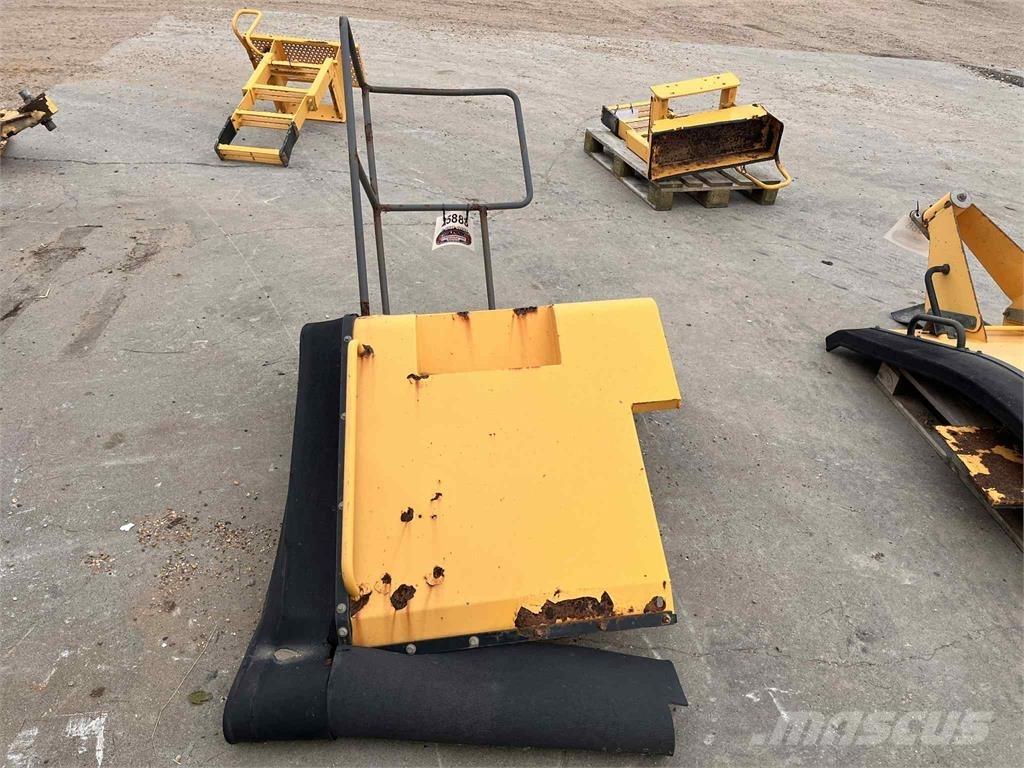 Volvo L220E højre bagskærm Other components