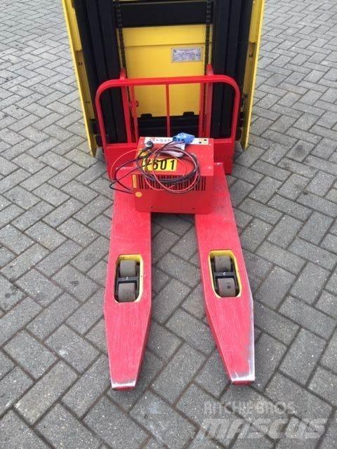 Hyster S1.5S Pedestrian stacker