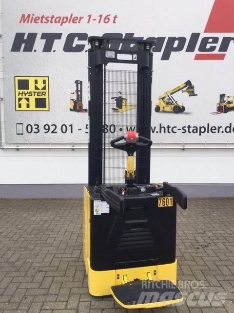 Hyster S1.5S Pedestrian stacker