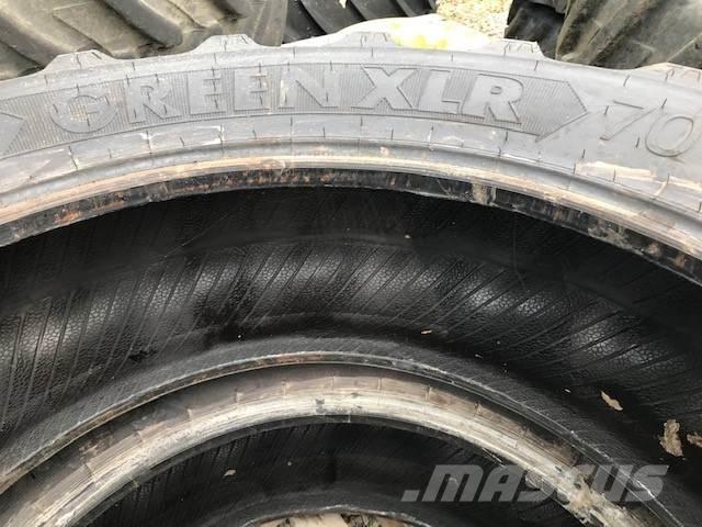  Rear Tyres Tyres, wheels and rims