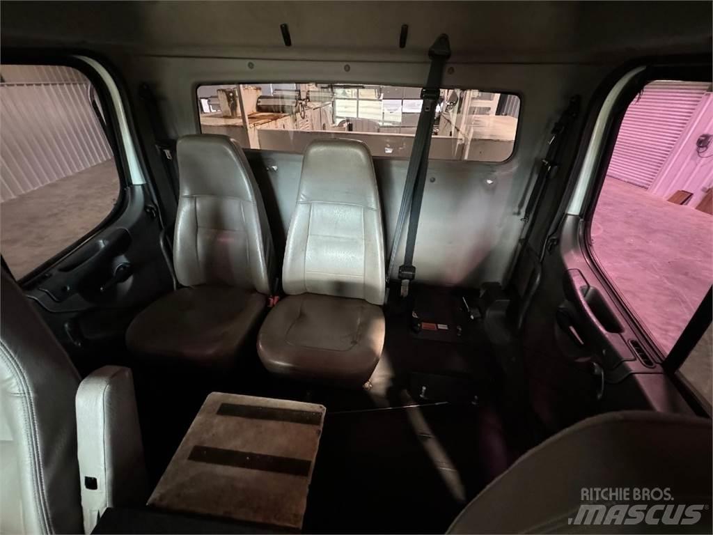 Freightliner 108SD Municipal / general purpose vehicles