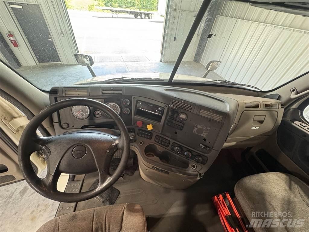 Freightliner CA113 Prime Movers