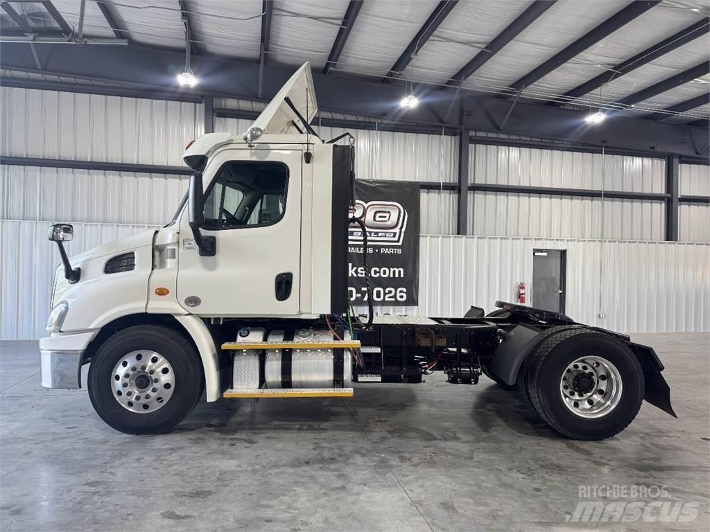 Freightliner CA113 Prime Movers