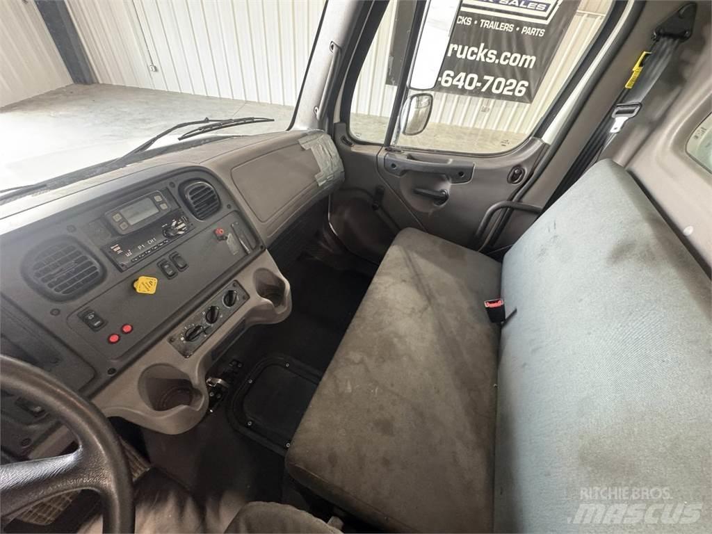Freightliner M2106 Box trucks