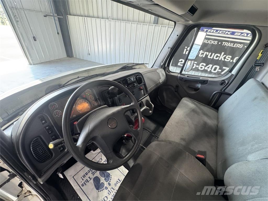 Freightliner M2106 Box trucks