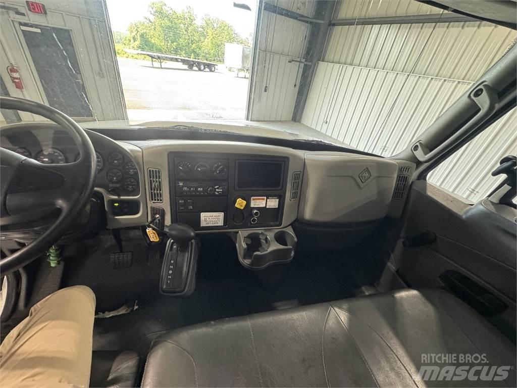 International 4300 Box trucks