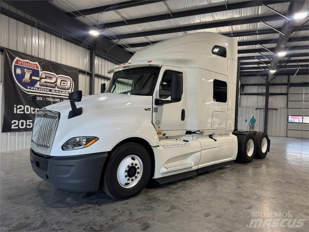 International LT625 Prime Movers