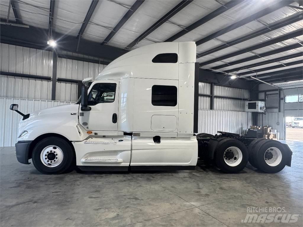 International LT625 Prime Movers