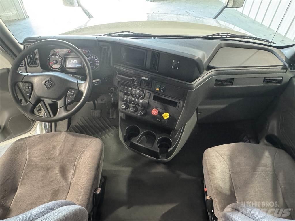 International LT625 Prime Movers