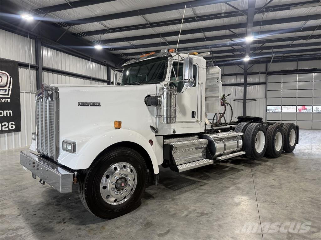 Kenworth W900 Prime Movers