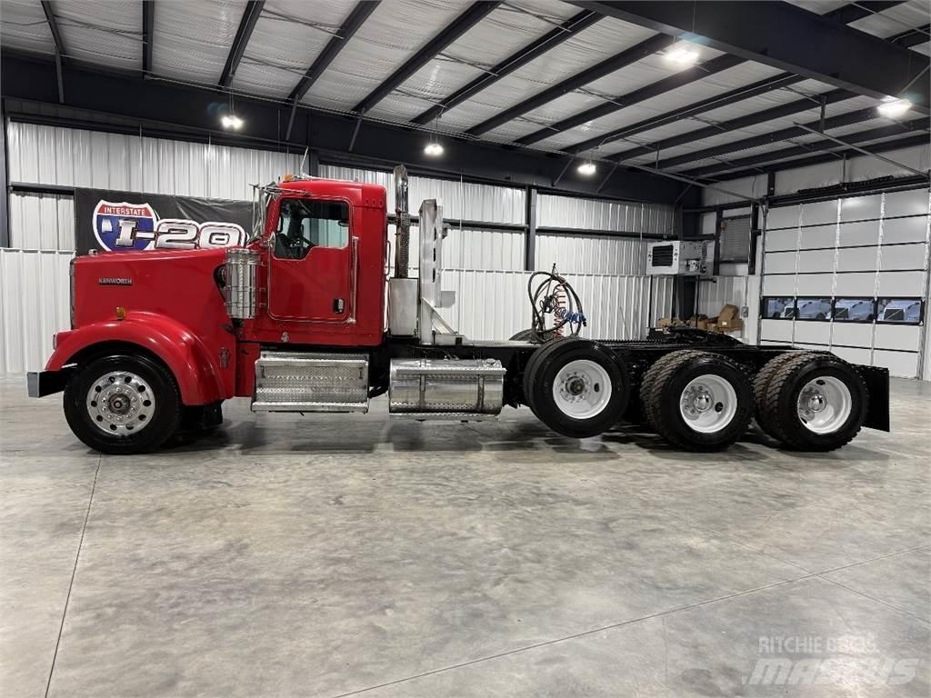 Kenworth W900L Prime Movers