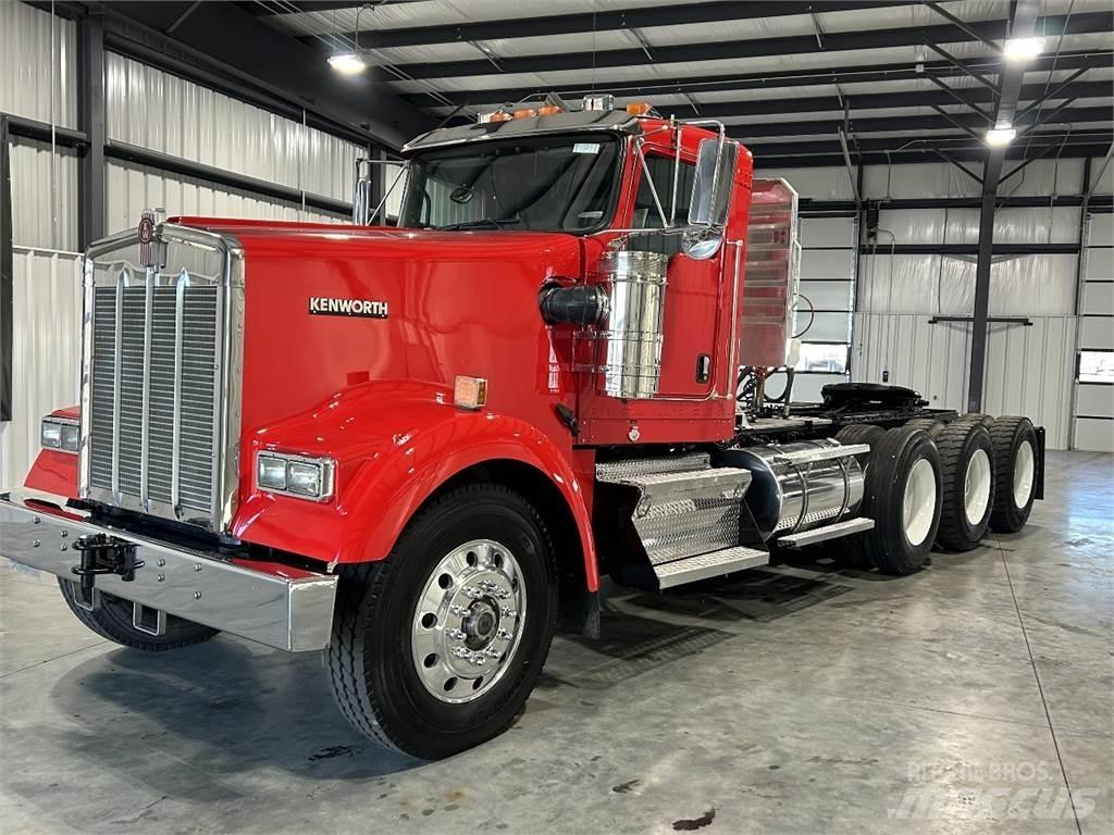 Kenworth W900L Prime Movers