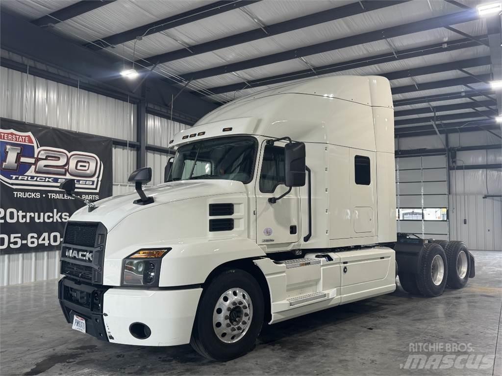 Mack AN64T Prime Movers