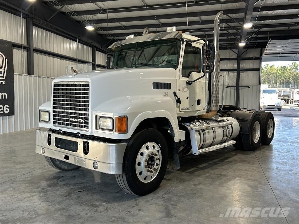 Mack CHU613 Prime Movers