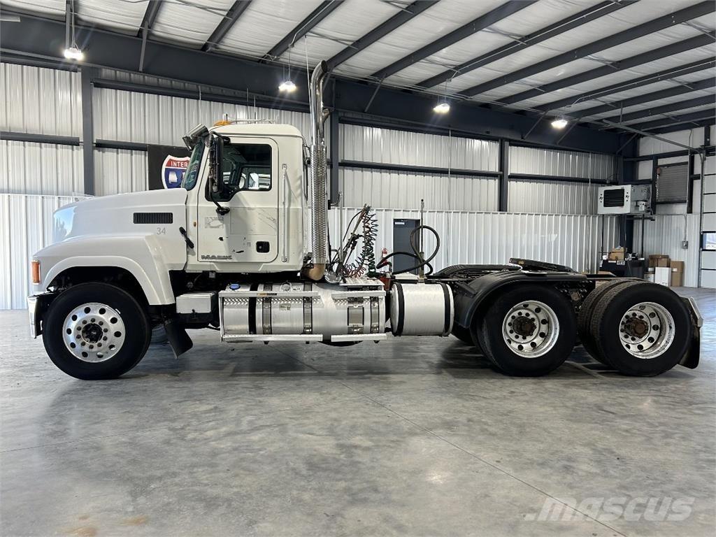 Mack CHU613 Prime Movers
