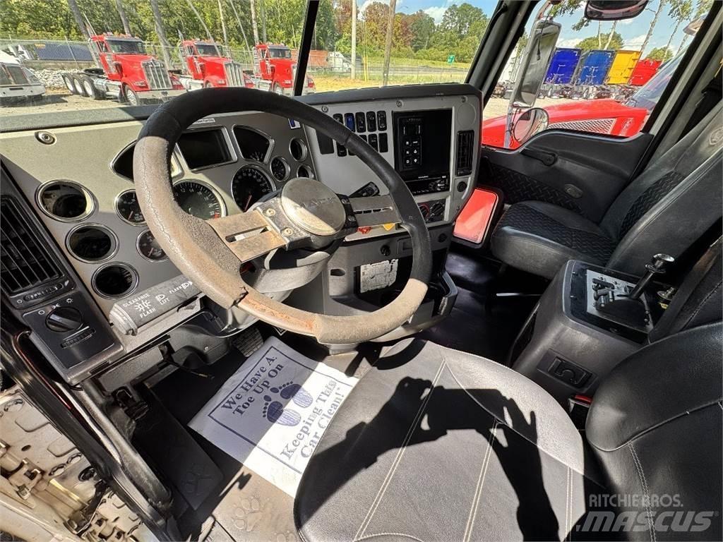 Mack CXU613 Tipper trucks