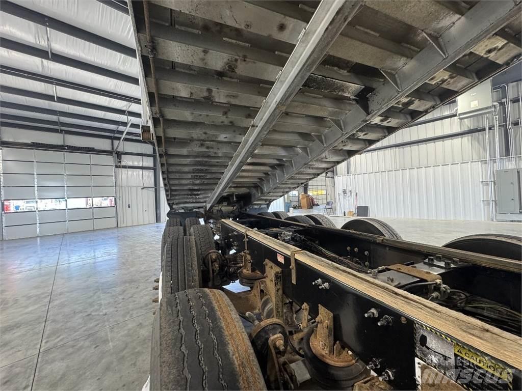Mack GU713 Tipper trucks