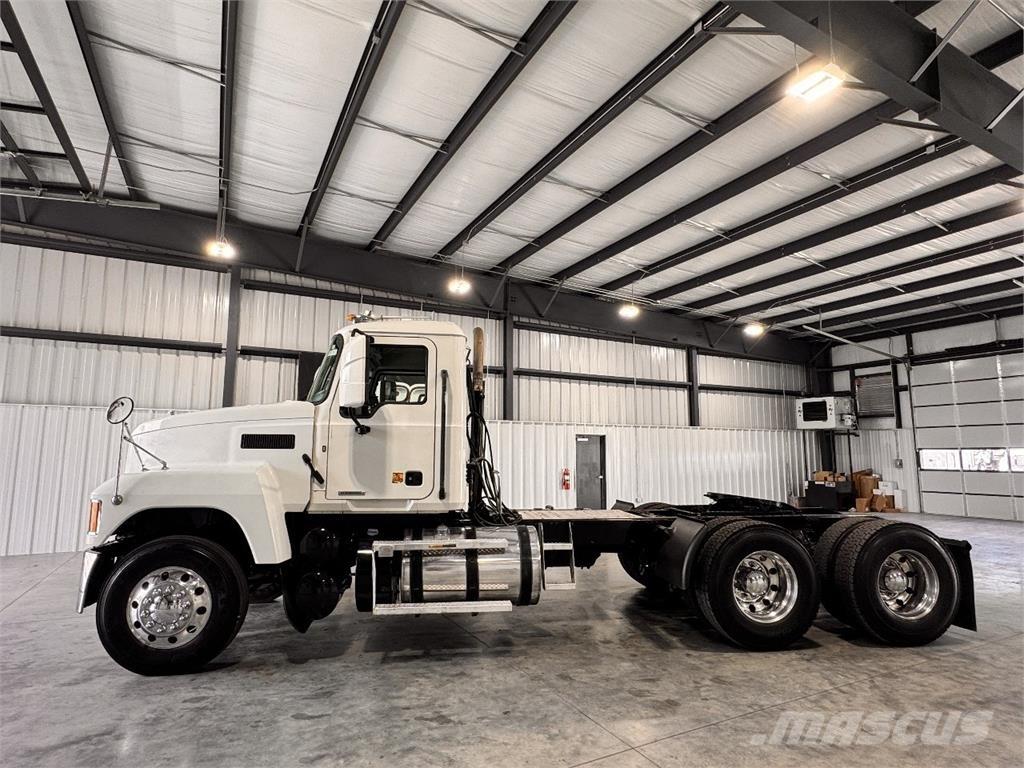 Mack Pinnacle Prime Movers
