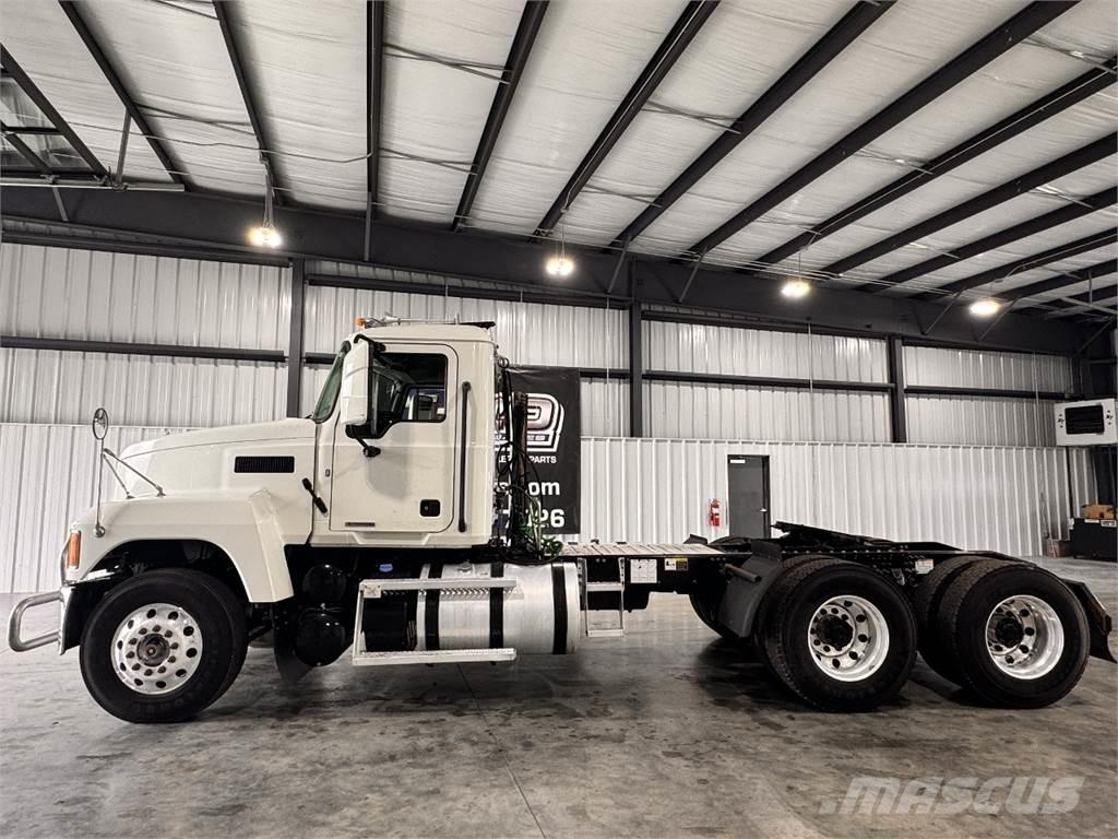 Mack Pinnacle Prime Movers