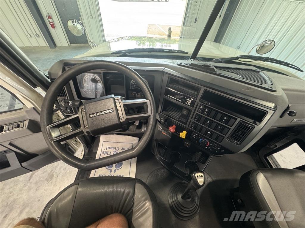 Mack Pinnacle Prime Movers