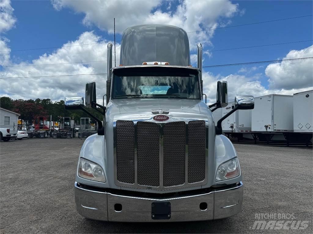 Peterbilt 579 Prime Movers