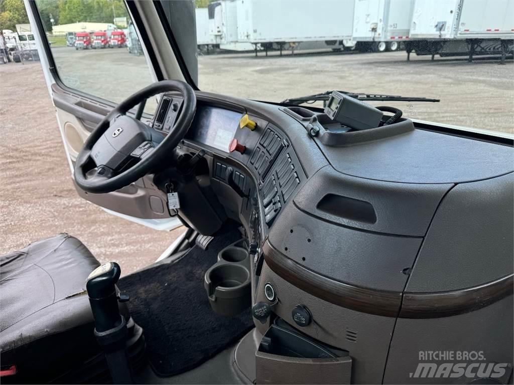 Volvo VNL42T300 Prime Movers