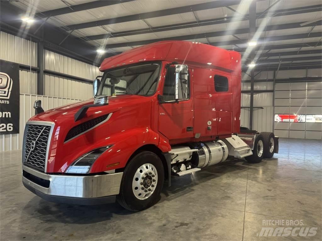 Volvo VNL64T740 Prime Movers