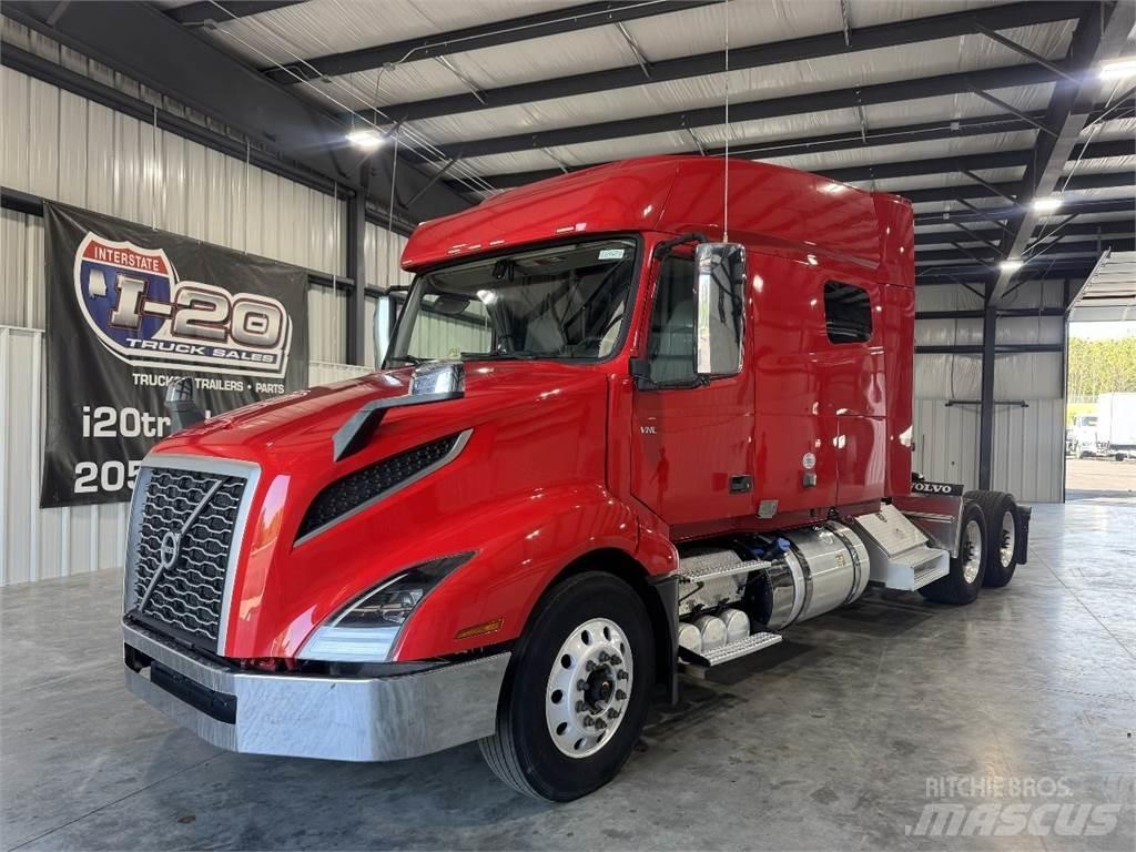 Volvo VNL64T740 Prime Movers