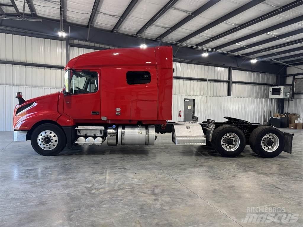Volvo VNL64T740 Prime Movers
