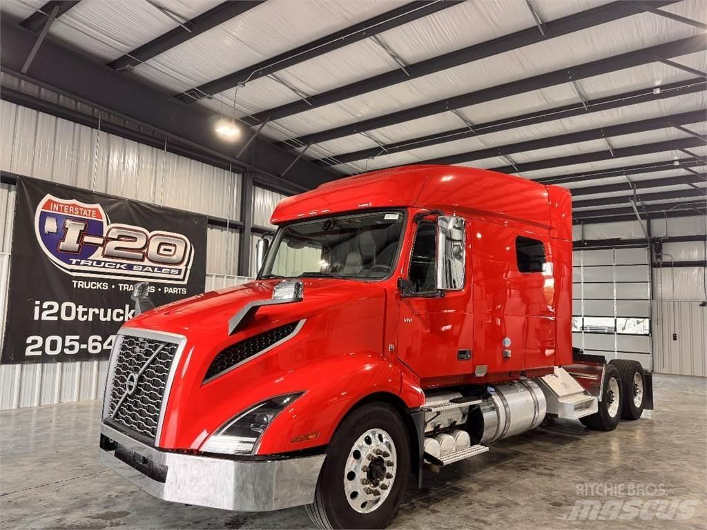 Volvo VNL64T740 Prime Movers