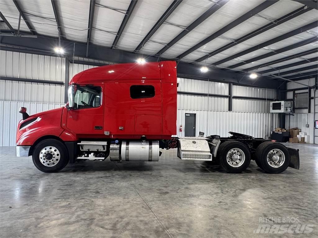 Volvo VNL740 Prime Movers