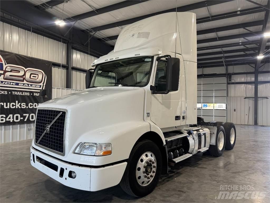 Volvo VNM64T200 Prime Movers
