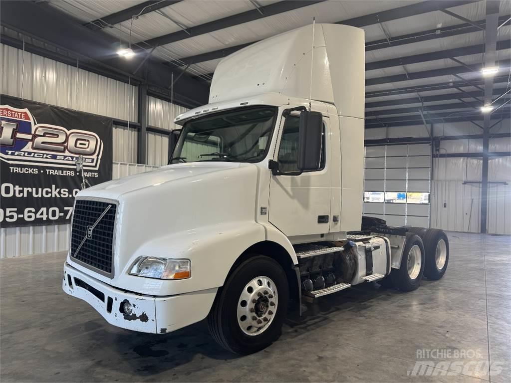 Volvo VNM64T200 Prime Movers