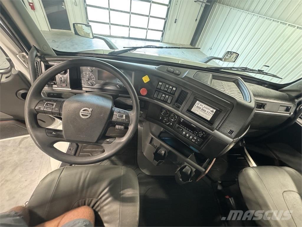 Volvo VNR64T300 Prime Movers