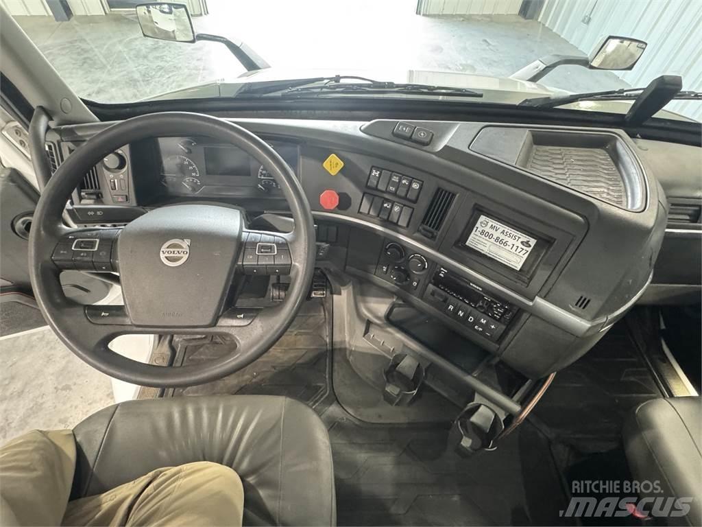 Volvo VNR64T300 Prime Movers