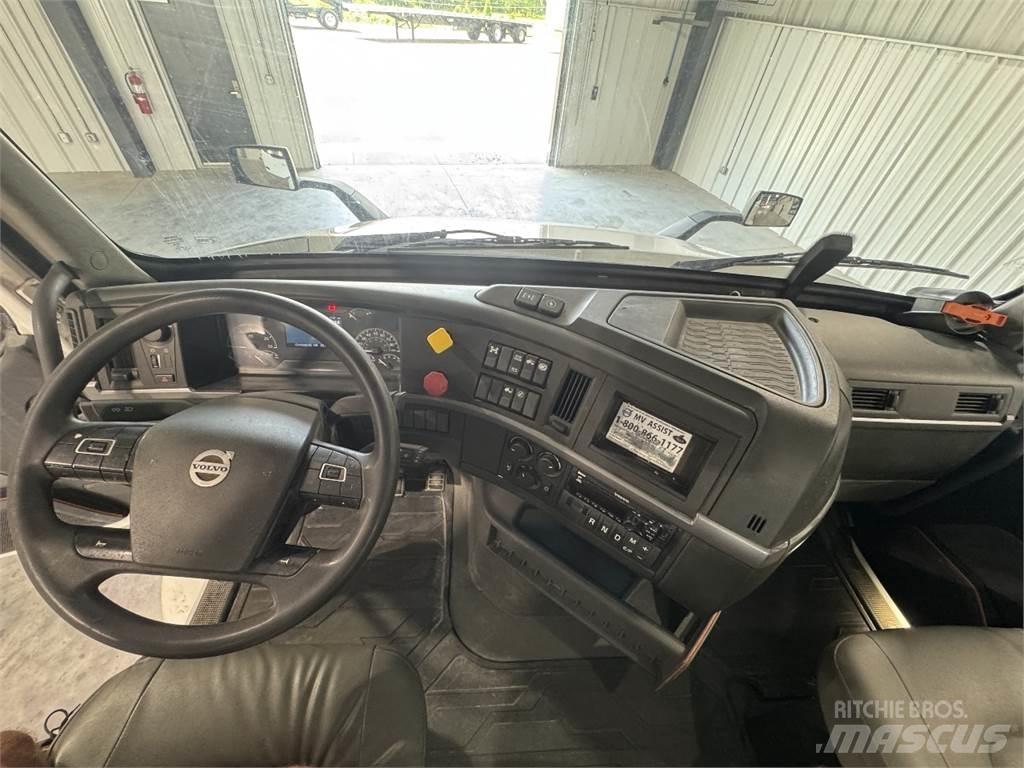 Volvo VNR64T300 Prime Movers