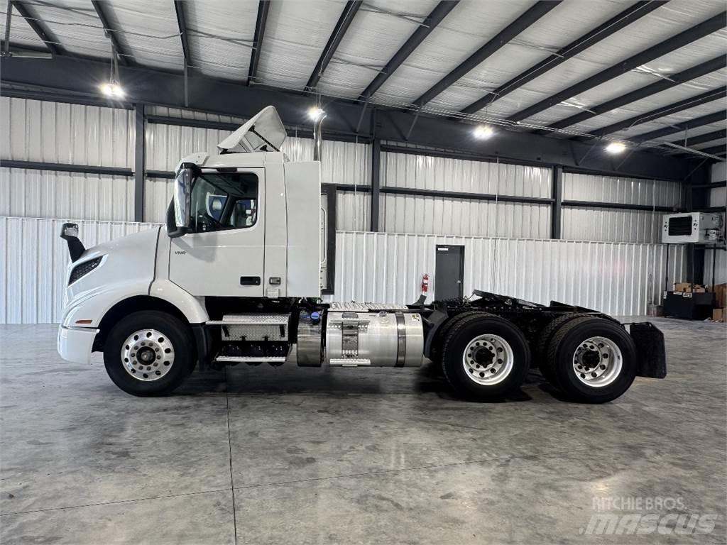 Volvo VNR64T300 Prime Movers