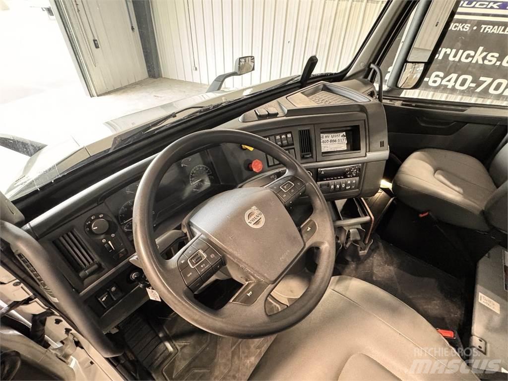 Volvo VNR64T300 Prime Movers