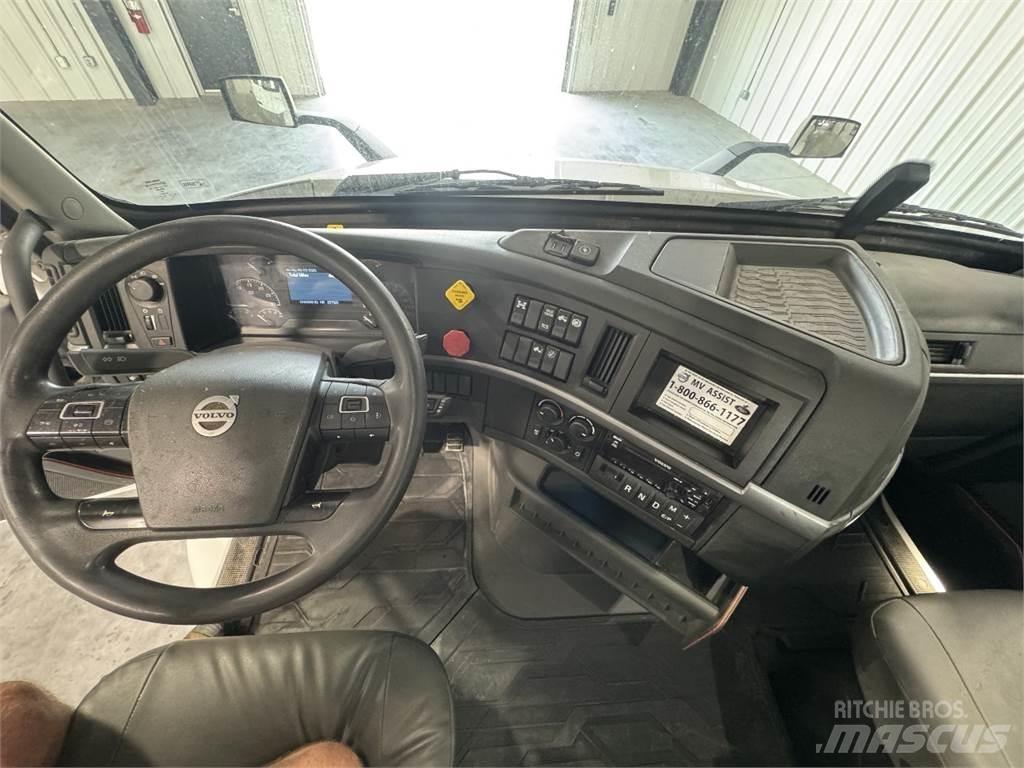 Volvo VNR64T300 Prime Movers