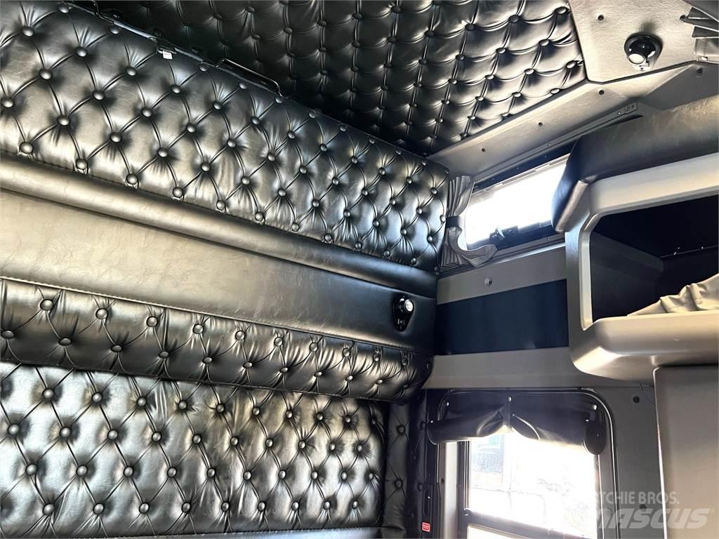 Kenworth W900 Prime Movers