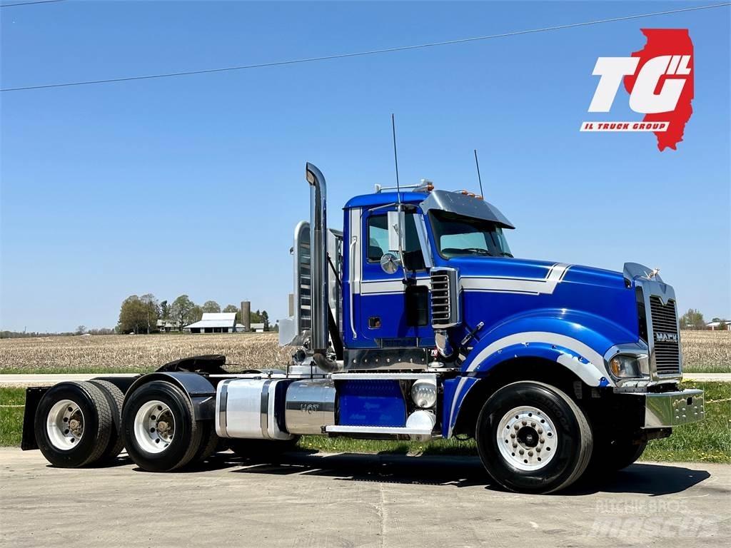 Mack Titan TD713 Prime Movers