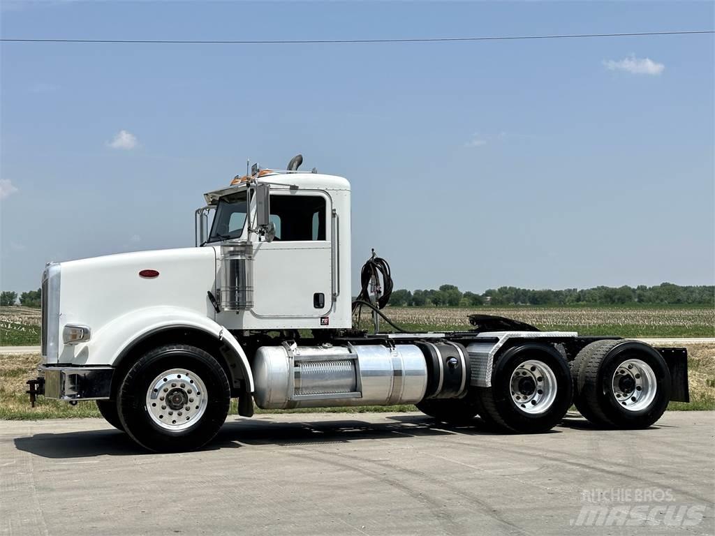 Peterbilt 367 Prime Movers