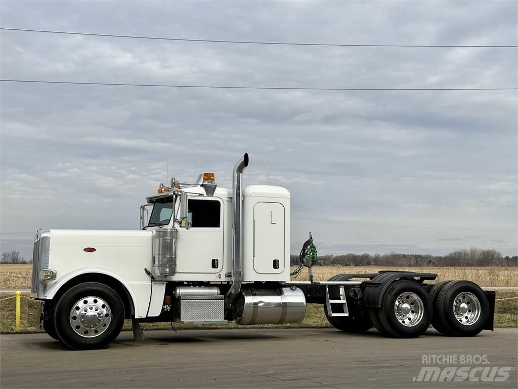 Peterbilt 389 Prime Movers