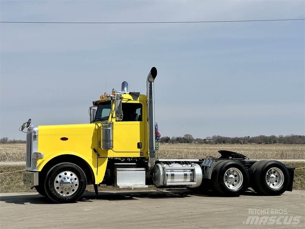 Peterbilt 389 Prime Movers