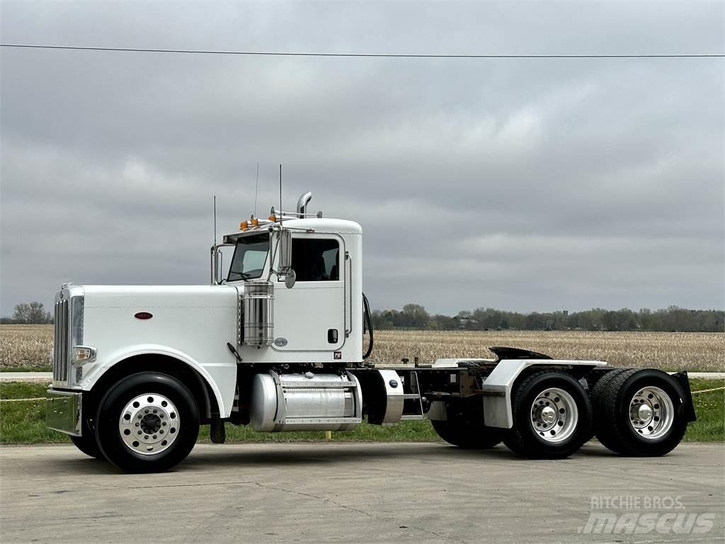 Peterbilt 389 Prime Movers
